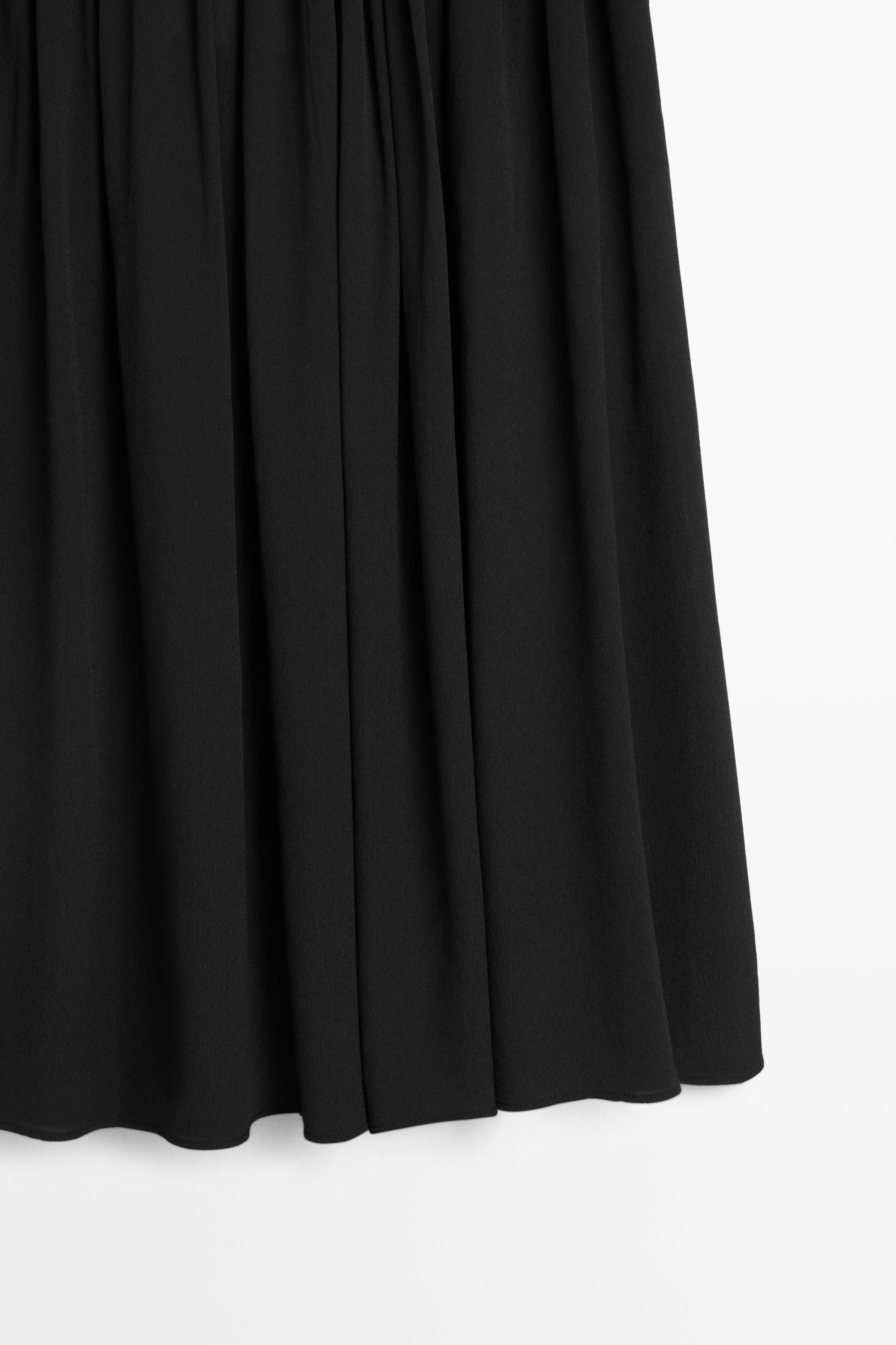 Pleated midi skirt